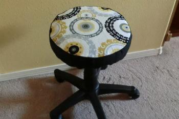 Removable stool cover